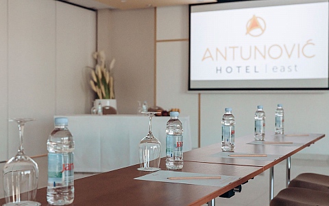 Antunović Hotel East - Sesvete – Kraljevec