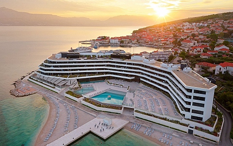 Grand hotel View - Postira, Brač - Exterior