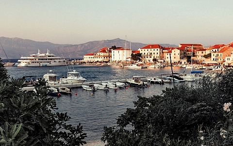 Grand hotel View - Postira, Brač - Destination