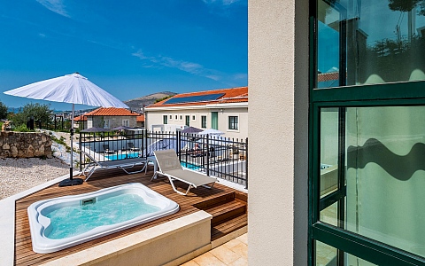 Brown Beach House Croatia - Trogir - Rooms-Suites