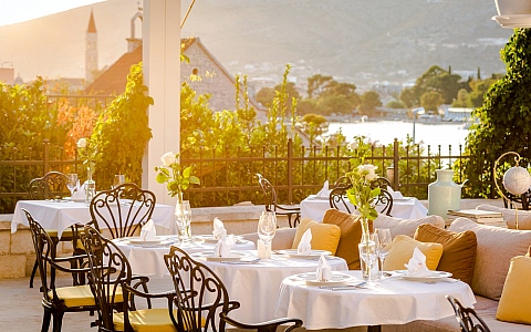 Brown Beach House Croatia - Trogir - Restaurant-Bar