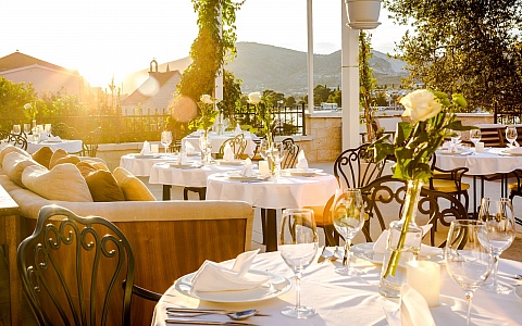 Brown Beach House Croatia - Trogir - Restaurant-Bar