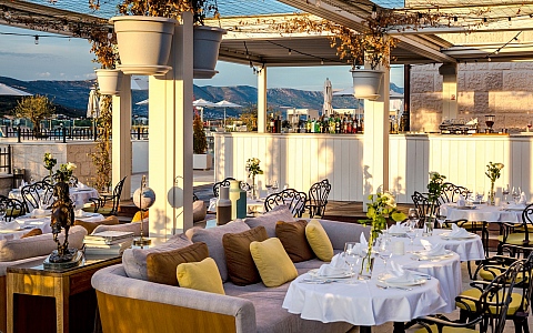 Brown Beach House Croatia - Trogir - Restaurant-Bar