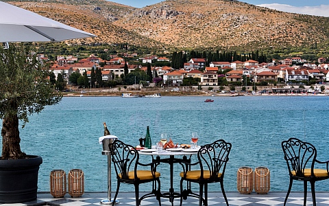 Brown Beach House Croatia - Trogir - Restaurant-Bar