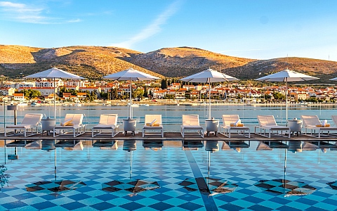 Brown Beach House Croatia - Trogir - Pool