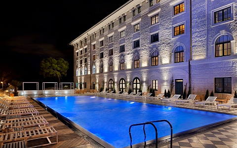 Brown Beach House Croatia - Trogir - Pool